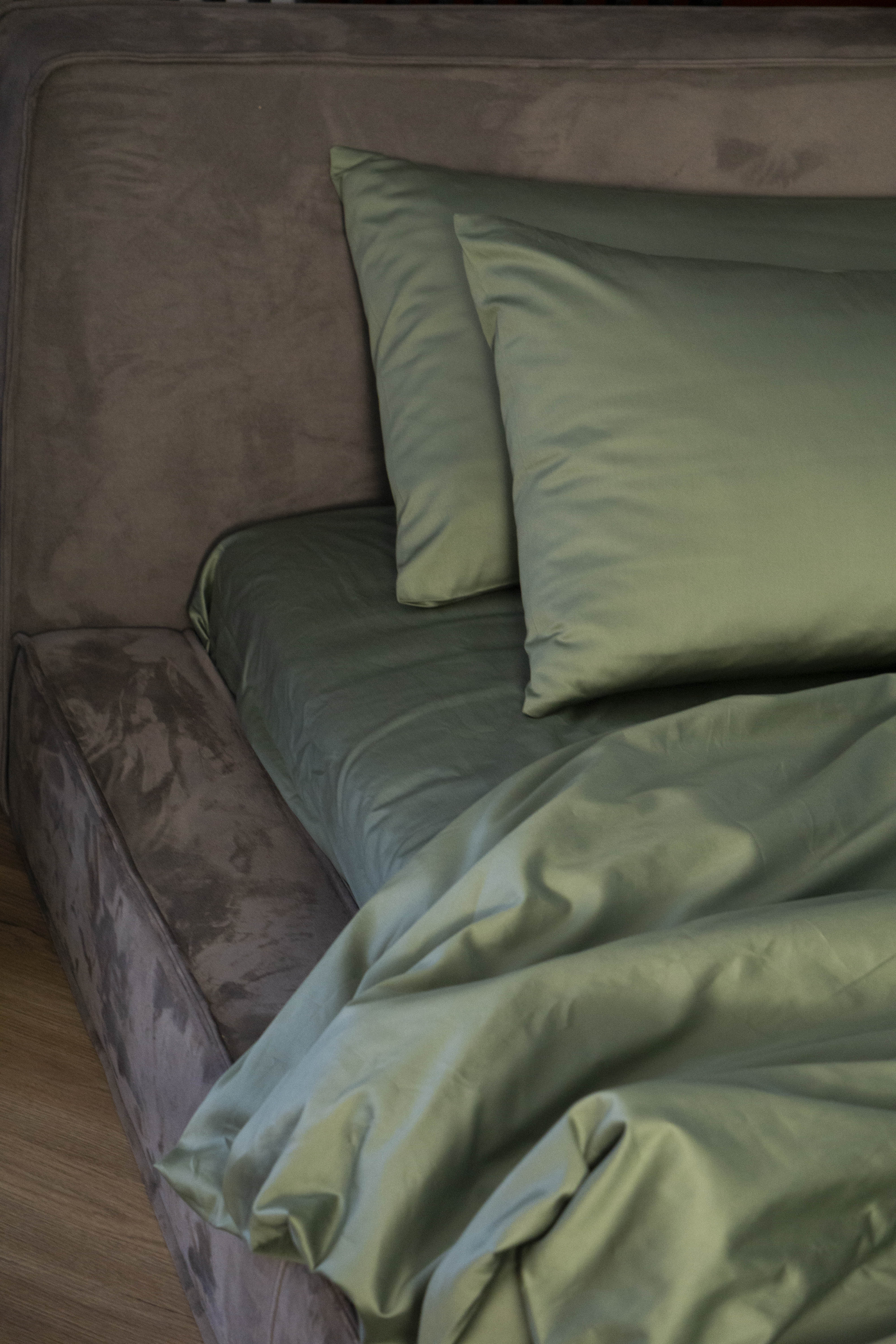 Темная оливка